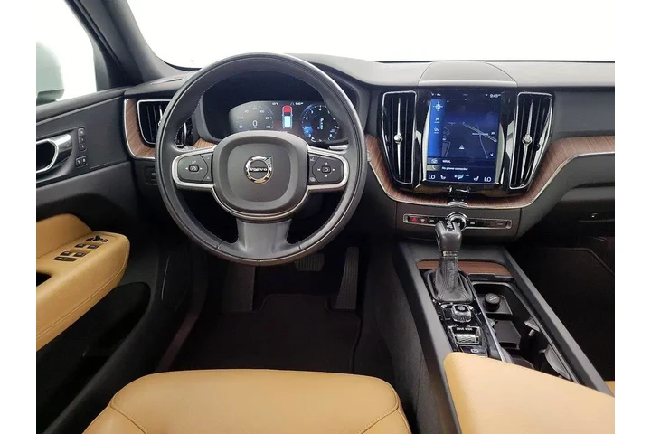 $26998 : Volvo XC60 2018 AWD T5 Momen image 10