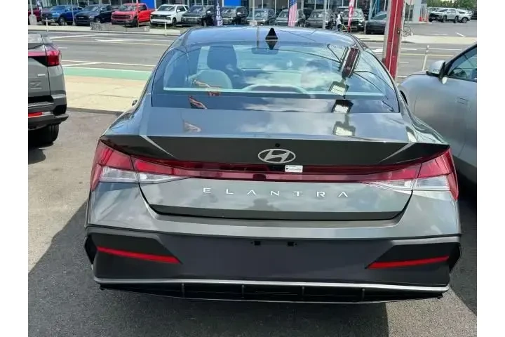 $18998 : Hyundai ELANTRA 2024 SEL 4dr image 6