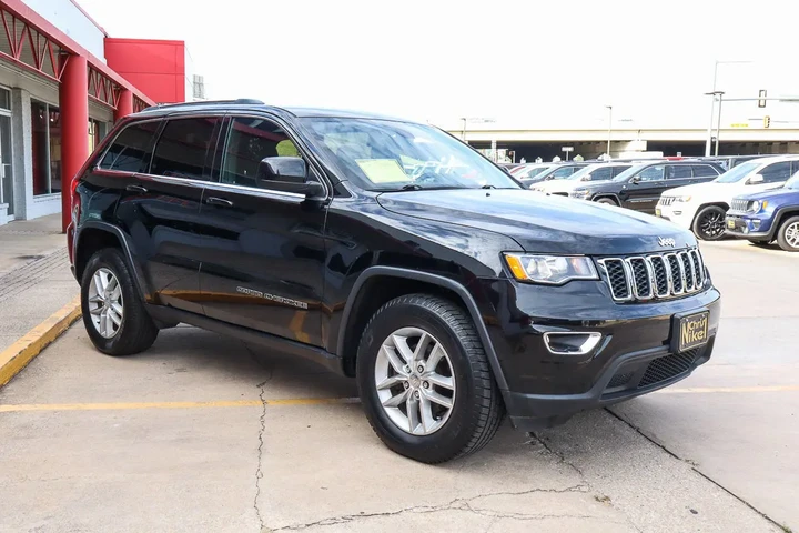 $19688 : 2018 Grand Cherokee Laredo E image 4