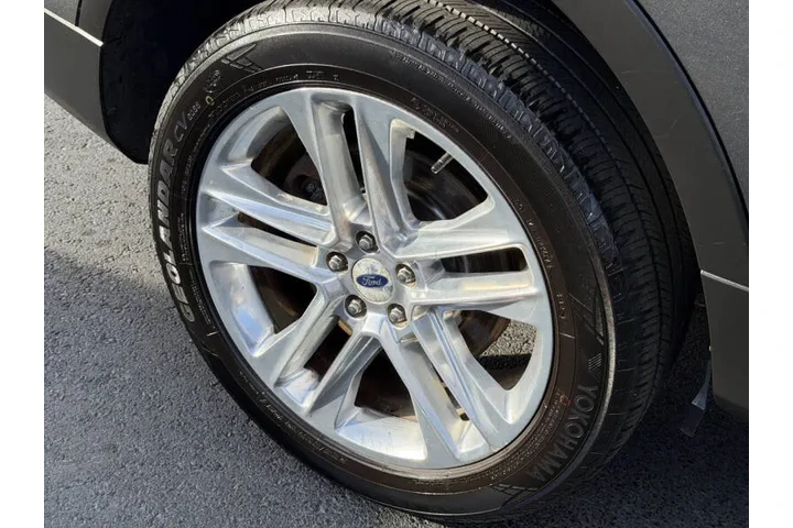 $7699 : 2017 Explorer XLT image 10