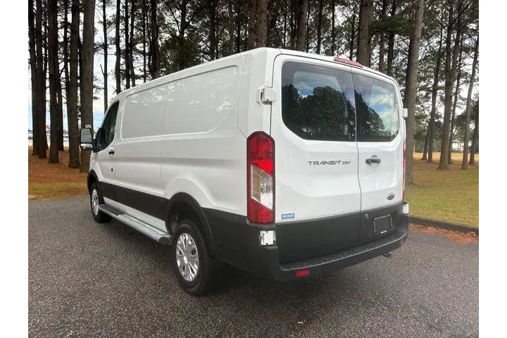 $32191 : Ford Transit 2024 250 3dr LW image 5