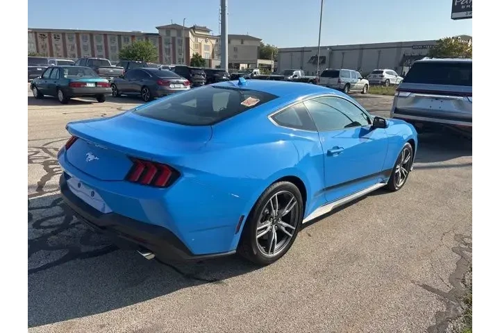 $28990 : Ford Mustang 2024 EcoBoost 2 image 4
