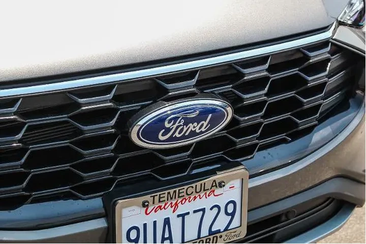 $38200 : Ford Escape Hybrid 2025 ST-L image 5