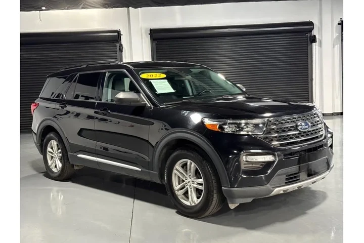 2022 Ford Explorer XLT Sport U image 1
