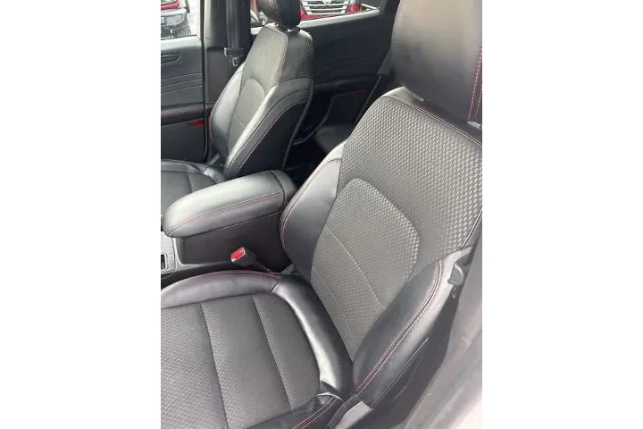 $22660 : Ford Escape 2023 ST-Line 4dr image 10