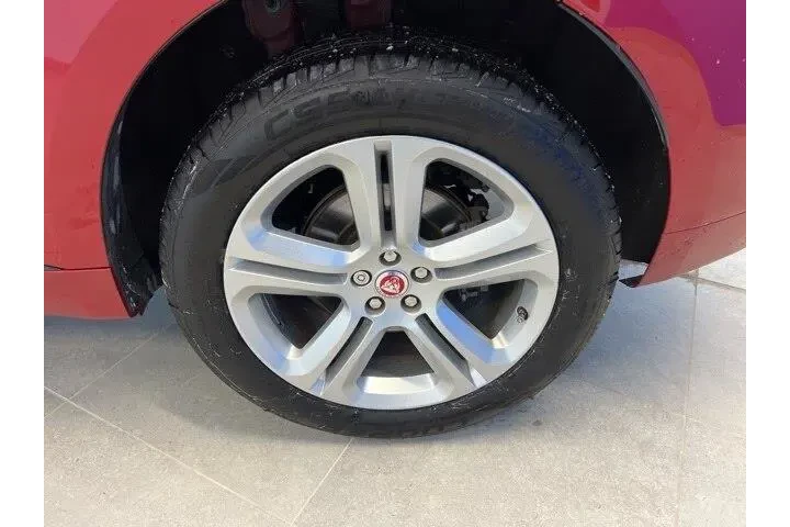 $17473 : Jaguar F-PACE 2017 AWD 35t R image 9