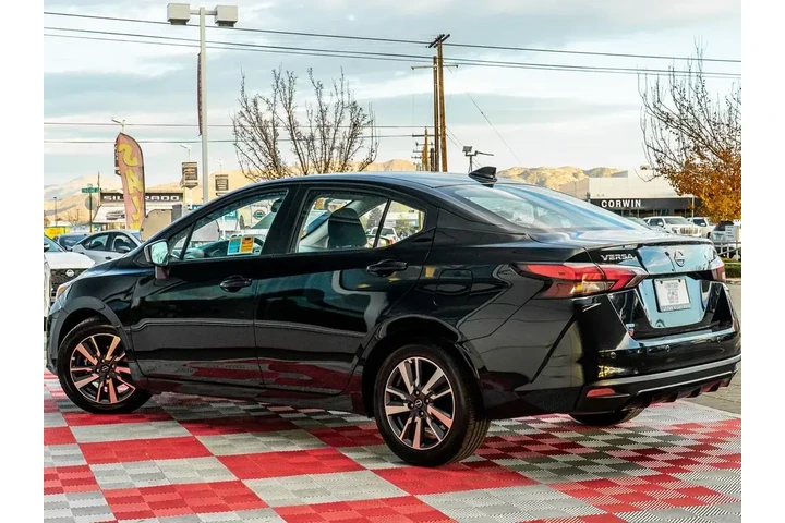 $15488 : Nissan Versa 2023 SV 4dr Sed image 4