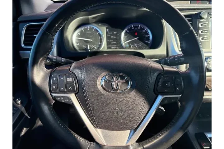 $28144 : Toyota Highlander 2019 XLE 4 image 9