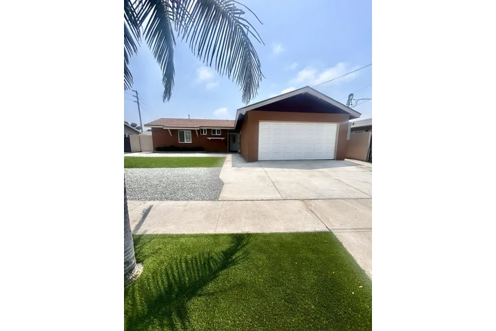 $1500 : Casa completamente renovada image 2