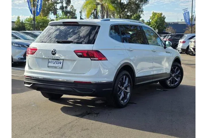 $21500 : Volkswagen Tiguan 2023 SE 4d image 5