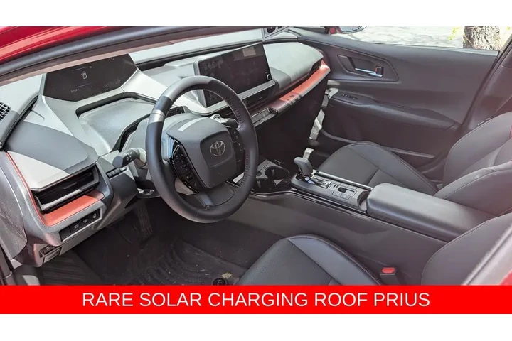 $41899 : 2026 Prius Plug-In Hybrid XSE image 10