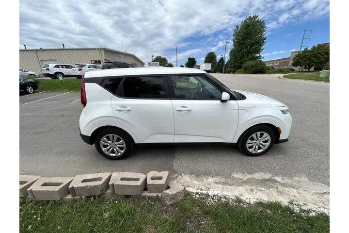 $12990 : 2020 Soul LX image 8