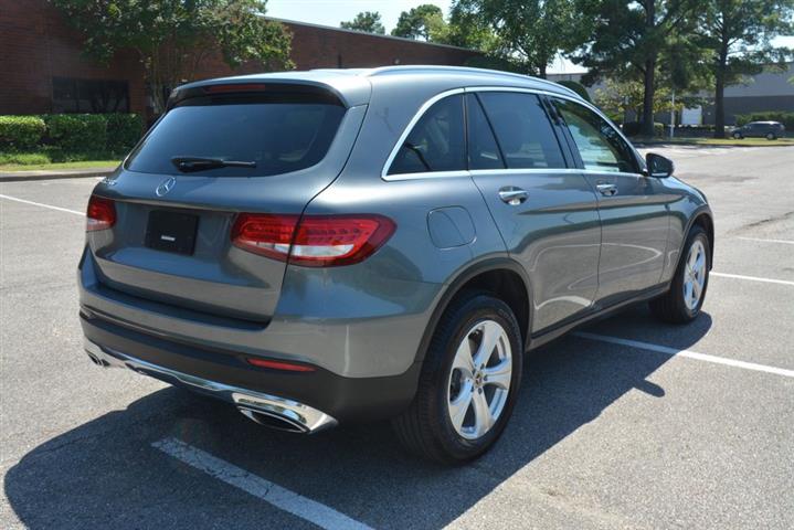 2018 Mercedes-Benz GLC 300 image 6