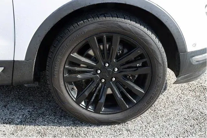 $13857 : Ford Explorer 2018 AWD Plati image 9