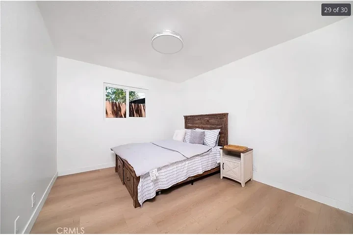 $1275 : Santa Ana Available 3 & 1 image 1