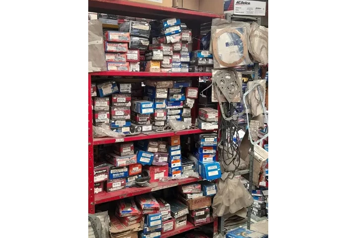 $30000000 : VENTA DE ALMACEN DE REPUESTOS image 3