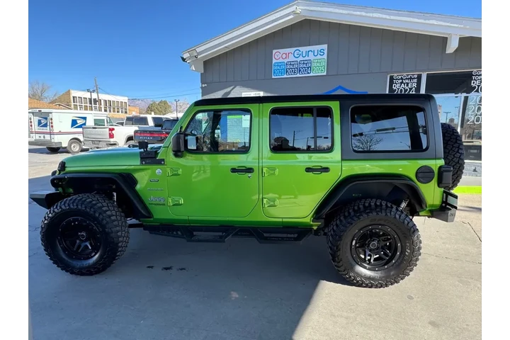 2018 Wrangler Unlimited Sahara image 8