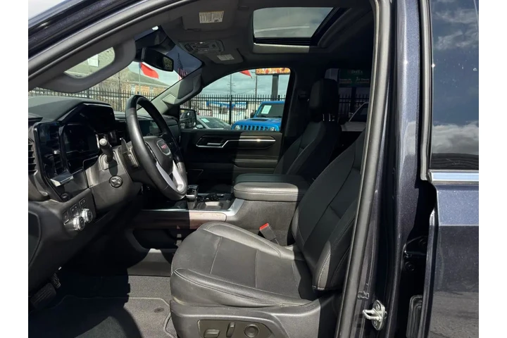 2023 GMC Sierra 1500 SLT Crew image 7