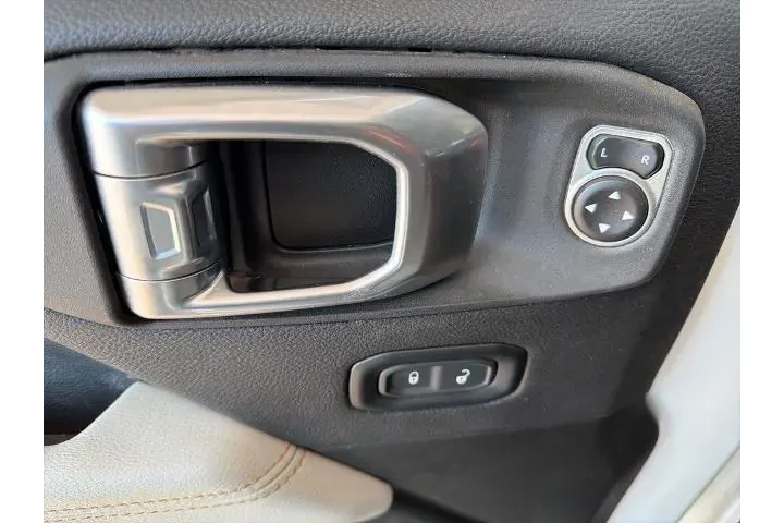 $33100 : Jeep Gladiator 2023 4x4 Over image 7