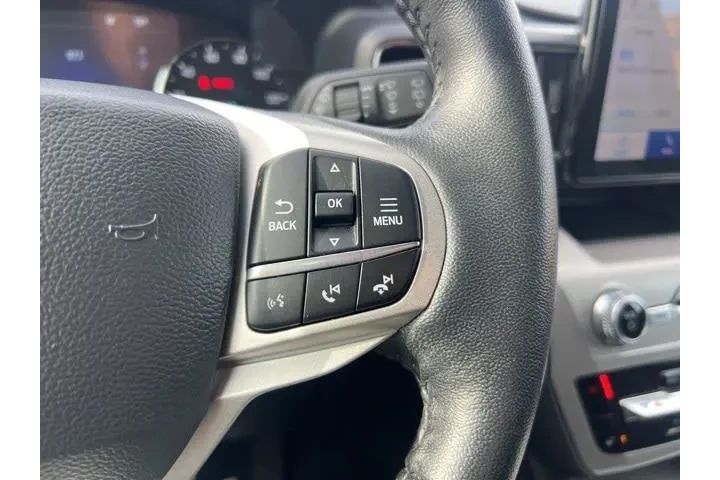 $28074 : Ford Explorer 2023 AWD XLT 4 image 10