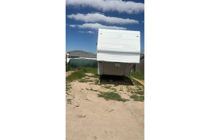 $950 : Rento traila en Victorville.ca image 3