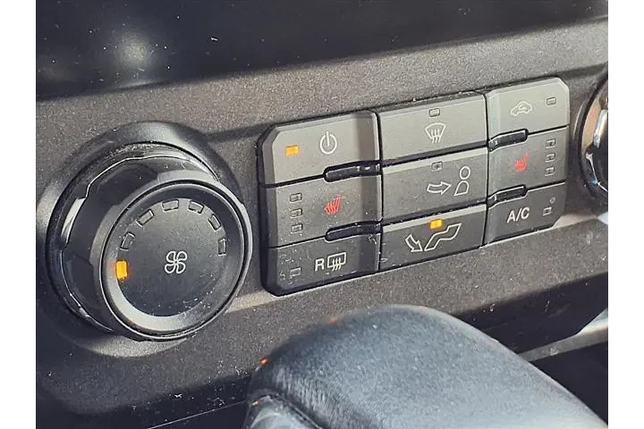 $29988 : Ford F-150 2019 4x4 XLT 4dr image 5