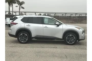 $20750 : Nissan Rogue 2024 SV 4dr Cro thumbnail