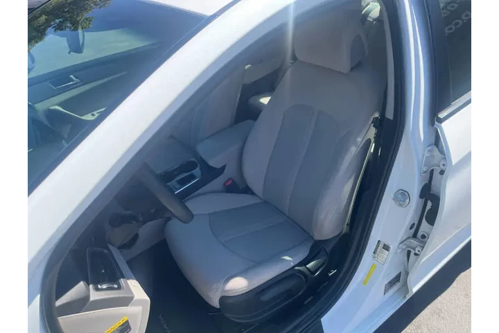 $10995 : 2017 Sonata SE image 10