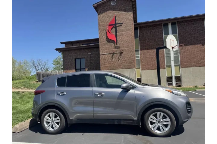 $7999 : 2017 Sportage LX image 5