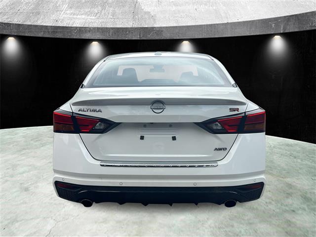 $22700 : Pre-Owned 2023 Altima 2.5 SR image 5