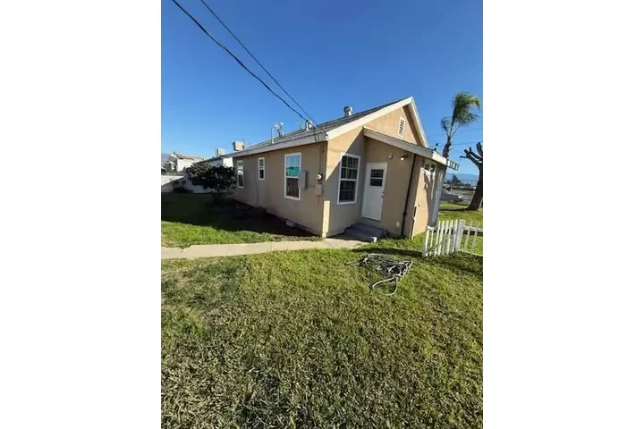 SE RENTA CASITA EN COLTON image 5