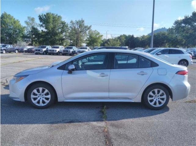 $20991 : PRE-OWNED 2022 TOYOTA COROLLA image 5