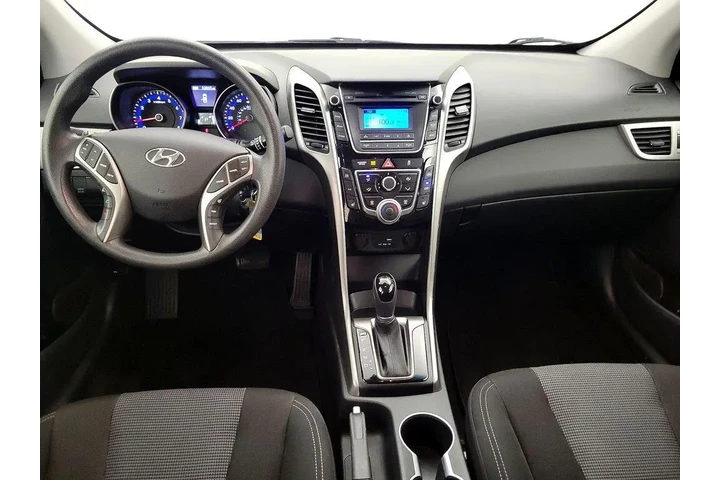 $13998 : Hyundai ELANTRA GT 2016 4dr image 9