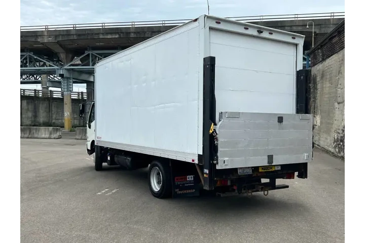 $30988 : 2017 Hino 195 image 5