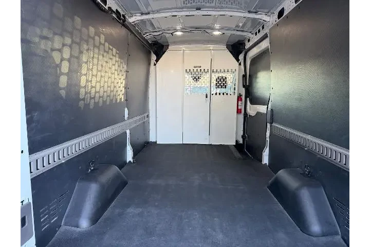 $31988 : Ford Transit 2020 150 3dr SW image 2