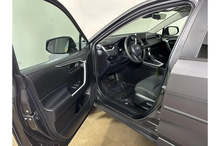 $33990 : Gold Certified 2024 RAV4 LE image 2