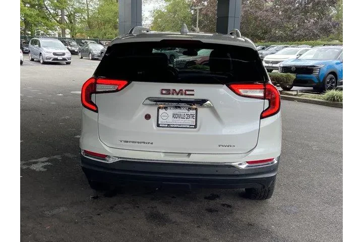 GMC Terrain 2022 AWD SLT 4dr image 6
