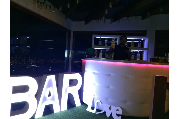 Bartender coctelería bar movil image 2