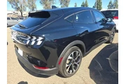 $25399 : Ford Mustang Mach-E 2024 AWD thumbnail