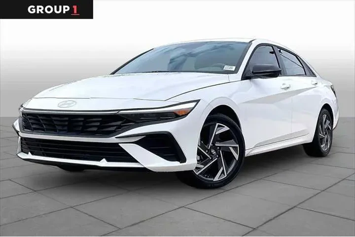 $22812 : Hyundai ELANTRA 2025 SEL Spo image 1