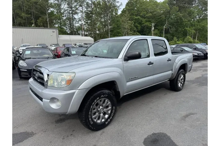 $7999 : 2006 Toyota Tacoma V6 image 2