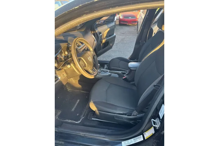 2013 Avenger SE image 5