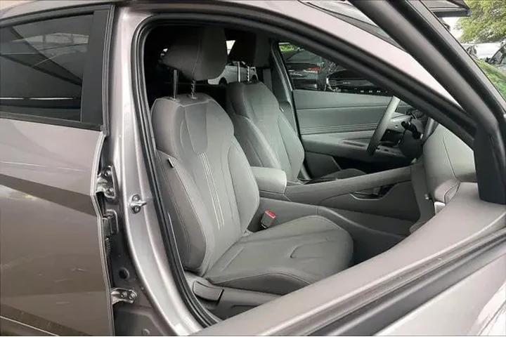 $22912 : Hyundai ELANTRA 2025 SEL Spo image 9