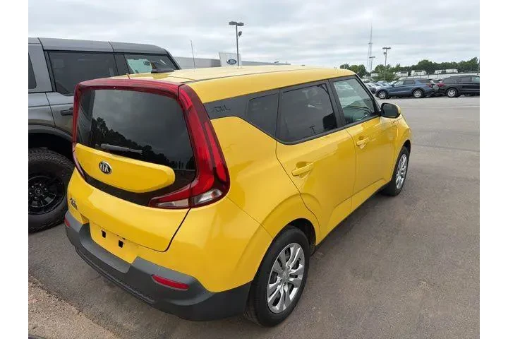 $13992 : Kia Soul 2020 S 4dr Crossove image 3