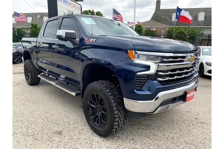 2023 Silverado 1500 LTZ Crew image 3