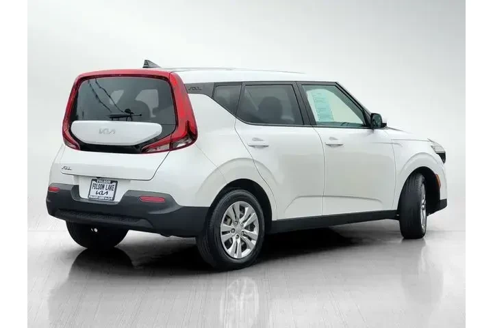 $12546 : Kia Soul 2022 LX 4dr Crossov image 4