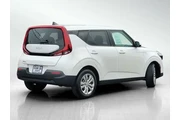 $12546 : Kia Soul 2022 LX 4dr Crossov thumbnail