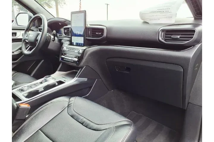 $30845 : Ford Explorer 2020 AWD ST 4d image 10