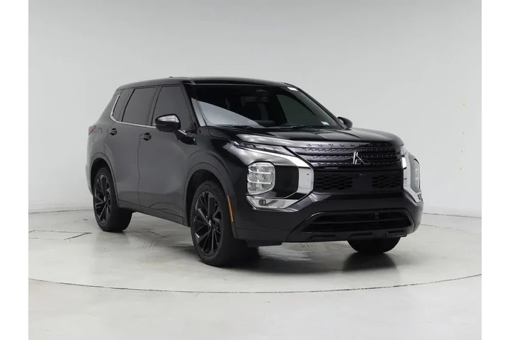 $24998 : Mitsubishi Outlander 2023 SE image 1