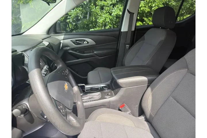 $19995 : 2020 Traverse LS image 10